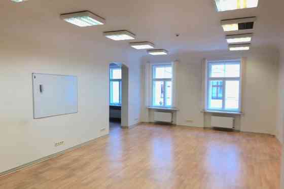 Premises for various types of business.  They are located in an active pedestrian area near Doma Squ Рига