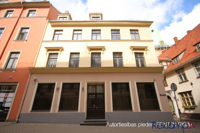 Premises for various types of business.  They are located in an active pedestrian area near Doma Squ Рига - изображение 5