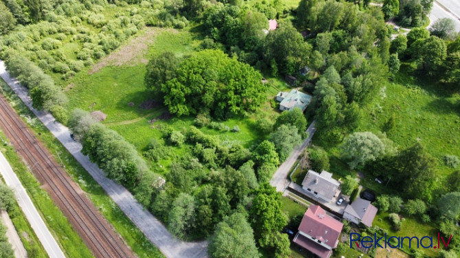 Ražotnes komplekss ostas tuvumā.  Gar teritoriju ved dzelzceļa pievads, kuru iespējams Rīga - foto 4