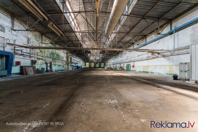 Ražotnes komplekss ostas tuvumā.  Gar teritoriju ved dzelzceļa pievads, kuru iespējams Rīga - foto 14