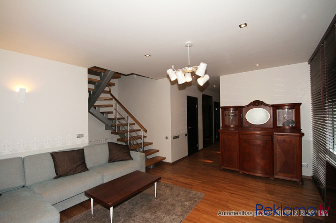 На аренду предлагается трехэтажная 4-комнатная квартира в Тихом центре Риги. Рига - изображение 10
