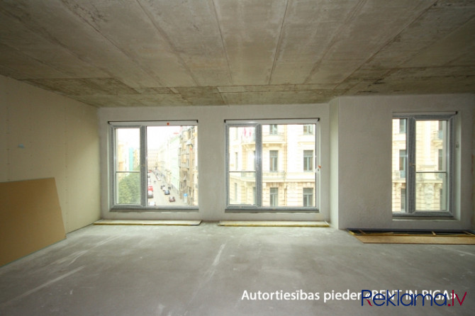 Dzīvoklis ar skatu cauri gadsimtiem, no dzīvokļa logiem paveras skats uz mazo Parīzi, Alberta Rīga - foto 2