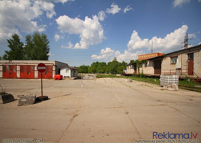 Iežogota teritorija ar dzelzceļa atzaru.   Piedāvājam nomai laukumu 1.5 ha, izklāts ar betona Rīga - foto 7