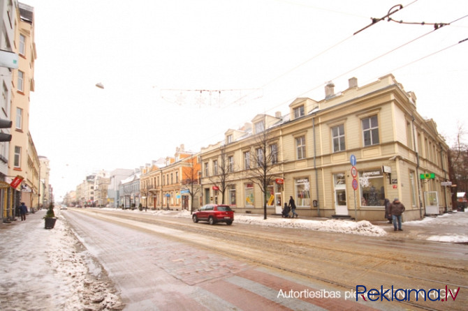 Tiek pārdota jauka un gaiša rindumāja 220 m2 (townhouse) ar zemi 990 m2,  meža ieskautā un Rīgas rajons - foto 2