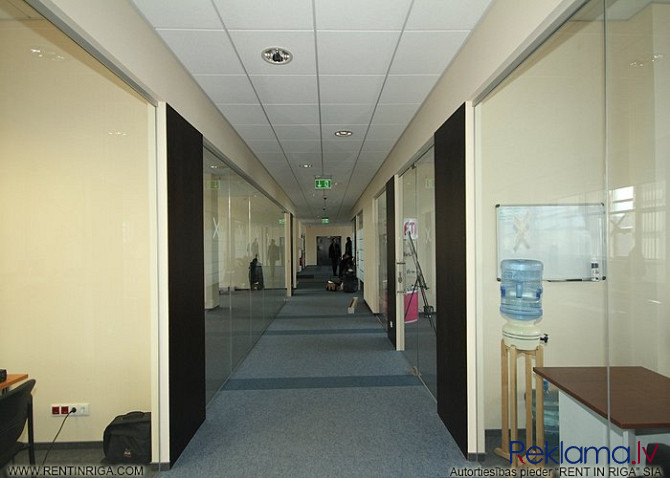 Iznomā biroja telpas renovētā biroju ēkā Pļavniekos.  + 2. stāvs. + Platība sastāv no Rīga - foto 8