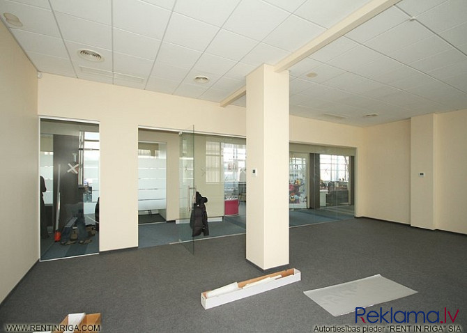 Iznomā biroja telpas renovētā biroju ēkā Pļavniekos.  + 2. stāvs. + Platība sastāv no Rīga - foto 5