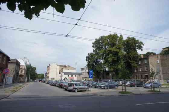 Земельный участок в центре Риги (угол Валдемара/Мелнгайля).  Цель использования Rīga