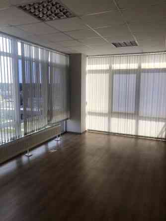 Biroja telpas jaunā biroju ēkā Pļavniekos.   + 4. stāvs. + Platība sastāv no vienas lielas telpas, d Rīga