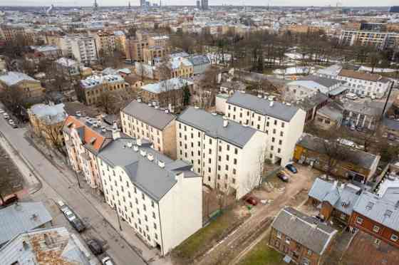 Ekonomisks un ilgtspējīgs 3-istabu dzīvoklis renovētā ēkā- Krāsotāju 13 projektā.  Projekts atrodas  Rīga