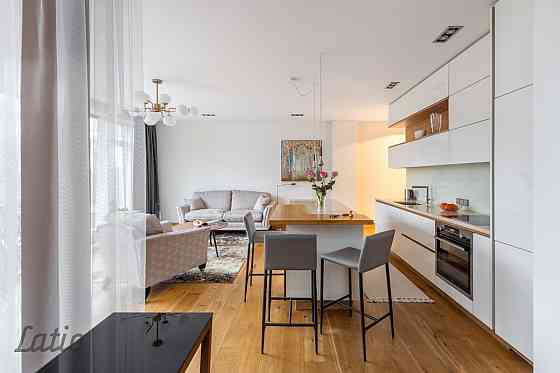 Izīrē plašu, gaišu un siltu dzīvokli jaunajā projektā "Garden Apartments". Divas istabas izolētas vi Rīga