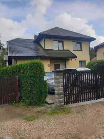 Продается двухэтажный дом площадью 245 кв.м. м в тихом районе Юрмалы-Вальтери. Jūrmala