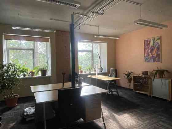 Biroja telpas Andrejostas kvartālā!   Biroja platība 150 m2, ko veido divas daļēji nodalītas telpas  Rīga