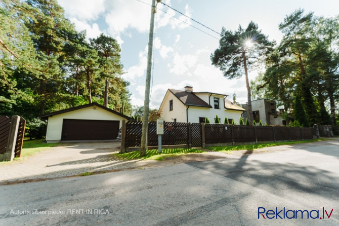 Māja ar diviem zemesgabaliem Berģos, Rīgā  Šis nekustamais īpašums piedāvā izcilu iespēju Rīga - foto 1