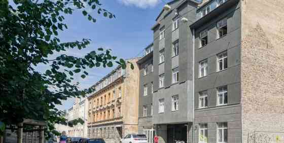 Продается солнечная и светлая 3-комнатная квартира в центре Риги, в Rīga