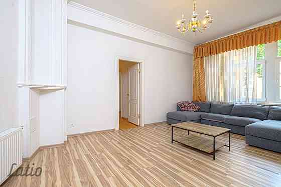 Tagad Tev ir iespēja īrēt luksus klases dzīvokli un dzīvot īpaši ekskluzīvā mājoklī pašā Rīgas sirdī Рига