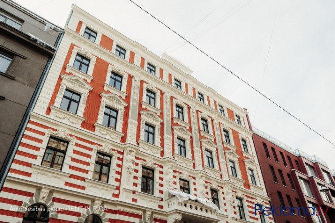 Piedāvājumā dzīvokļi Rīgas centrā. Īpašumam divas ēkas fasādes un pagalma.  Divistabu Rīga - foto 16