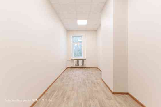 Сдается просторное, светлое помещение в Veselības centrs 3, на 4 этаже.  Помещения с Rīga