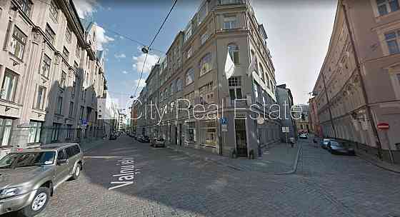 Фасадный дом, место для машины, вход с улицы, апартаменты люкс, лифт, лестничная Rīga