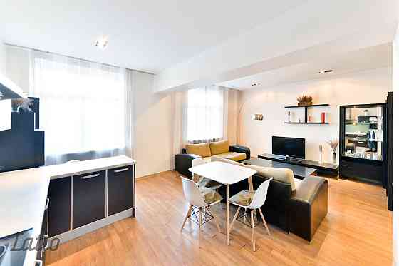Pārdod 3 istabu dzīvokli Āgenskalnā.
Dzīvoklis ir pieejams ar pilno apdari, kuras veidošanas procesā Rīga