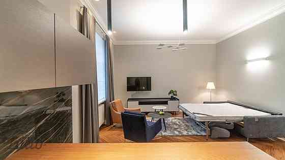 Pārdod plašu 2-istabu dzīvokli jaunā projektā ar ļoti ērtu plānojumu - plašs koridors ar vēl plašāku Рига