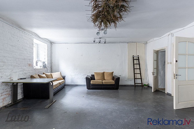 Pārdod pilnībā mēbelētu un aprīkotu 3-istabu dzīvokli kapitāli renovētā namā Rīgas Rīga - foto 3
