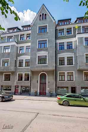 Iegādei pieejami dzīvokļi renovētā jūgendstila namā Kalpaka Residence Rīgas klusajā centrā, kas atro Рига