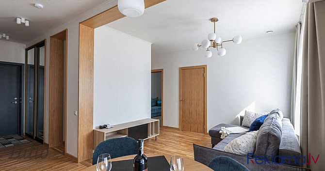 Izīrē  ilgtermiņā 3 istabu  pilnībā mēbelētu dzīvokli pirmajā stāvā ar terasi (18 m2). Rīgas rajons - foto 11
