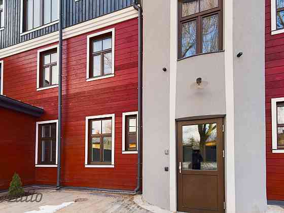 Īrei piedāvājam 2-istabu penthouse dzīvokli ar terasi jaunajā Hoffmann Rezidence projektā, Klīversal Рига