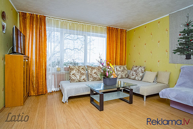 Pārdod mēbelētu, pilnībā gatavu dzīvošanai 3 istabu dzīvokli Rīgas tālajā centrā Rīga - foto 2