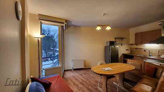 Iegādei pieejami 1 līdz 3 istabu dzīvokļi tikko renovēta 12 stāvu nama, kas agrāk kalpojis kā viesnī Rīga