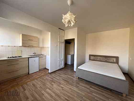 Pārdošanā divu istabu dzīvoklis tuvajā Ziepniekkalnā!
Divas izolētas istabas, balkons, dzīvokļa logi Rīga
