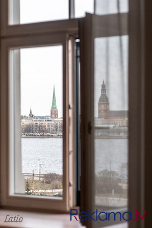 Īrei tiek piedāvāts ekskluzīvs dzīvoklis ar skaistu skatu uz Daugavu un Vecrīgu! 
Dzīvoklis Rīga - foto 8