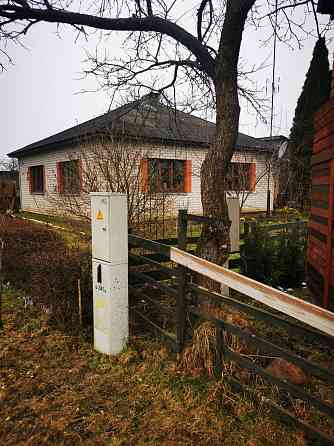 Tiek pārdots zemes gabals ar dārza mājiņu blakus Daugavai privātmājas būvēšanai. Ir trīs fāzu 32 A e Rīga