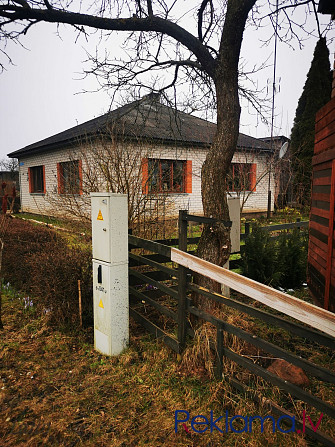 Tiek pārdots zemes gabals ar dārza mājiņu blakus Daugavai privātmājas būvēšanai. Ir trīs Rīga - foto 3