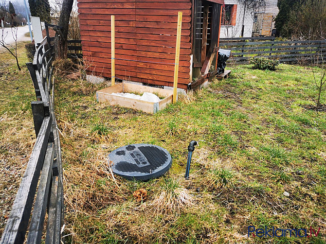 Tiek pārdots zemes gabals ar dārza mājiņu blakus Daugavai privātmājas būvēšanai. Ir trīs Rīga - foto 2