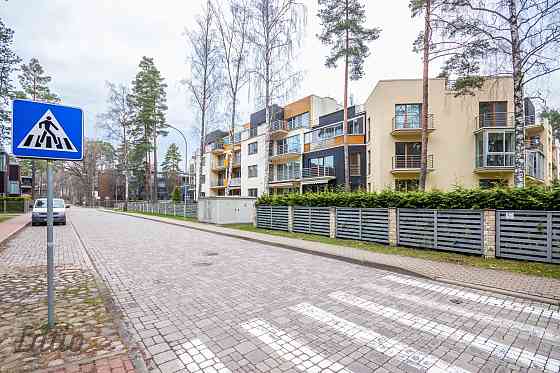 Igtermiņā izīrē kompaktu vienistabas dzīvoklii ar iebūvētām mēbelēm un tehniku, renovētā namīpašumā  Rīga