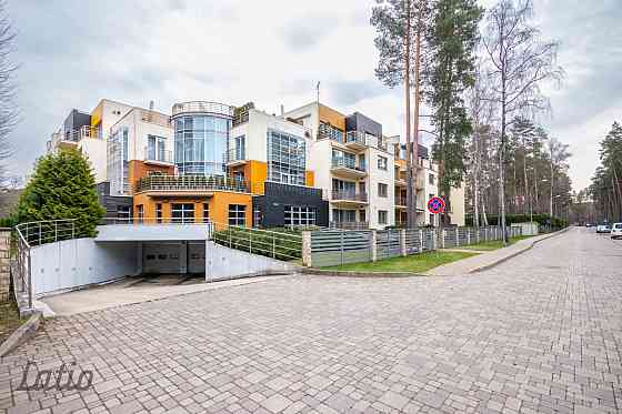 Igtermiņā izīrē kompaktu vienistabas dzīvoklii ar iebūvētām mēbelēm un tehniku, renovētā namīpašumā  Rīga
