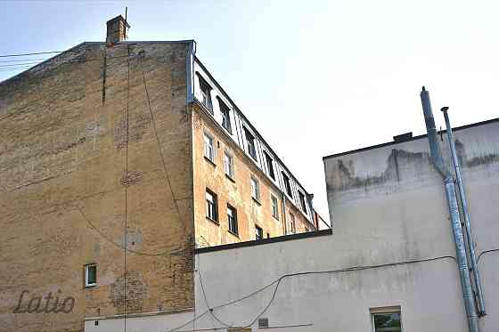 Pārdod remontējamu 3-istabu dzīvokli Daugavgrīvā. Dzīvoklis sastāv no trīs izolētām istabām, virtuve Рига