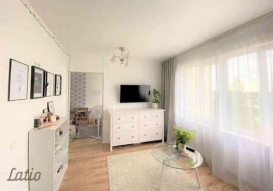 Pārdodam plašu un gaišu 1-istabas dzīvoklis ar skaistu skatu uz Jelgavu. 
Dzīvokļa plānojums:
 - lie Елгава и Елгавский край