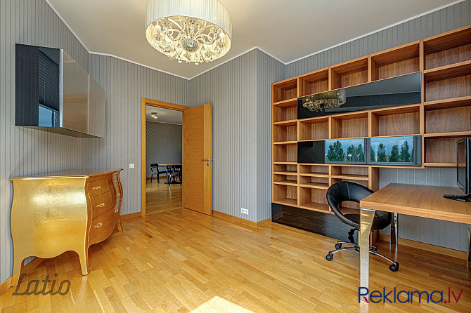 Īrēt tiek piedāvāts dzīvoklis renovētā, fasādes mājā. Slēdzama, atjaunota trepju telpa, Rīga - foto 3