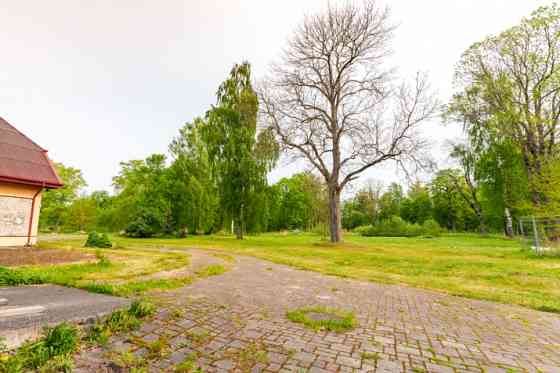 Продаётся трёхэтажный частный дом в Саласпилсе с землёй площадью 2,3 га.  Дом был Salaspils