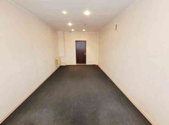 Biroja telpas biznes centrā "Forums"  + 1 telpa normālā stāvoklī; + grīdas segums: paklājs; + WC gai Рига