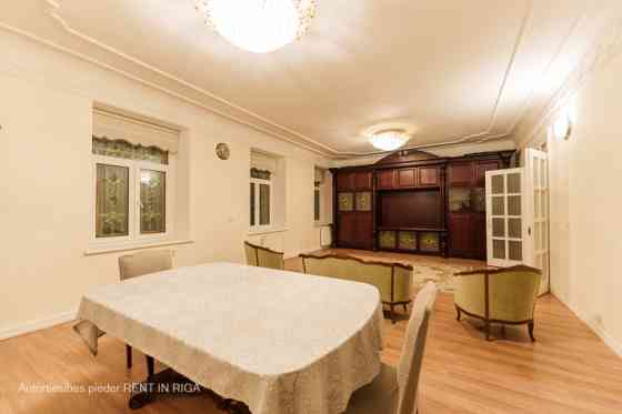 Роскошные 4-комнатные апартаменты, расположенные в самом сердце Риги!  Планировка Rīga