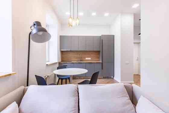 Предлагается новая, полностью отремонтированная 2ух комнатная квартира в Rīga