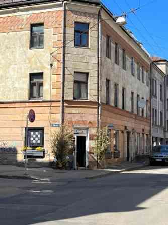 Komerctelpas uz Nometņu un Olgas ielas stūra.  Īpašums sastāv no 2 lielām telpām, divām mazām palīgt Rīga