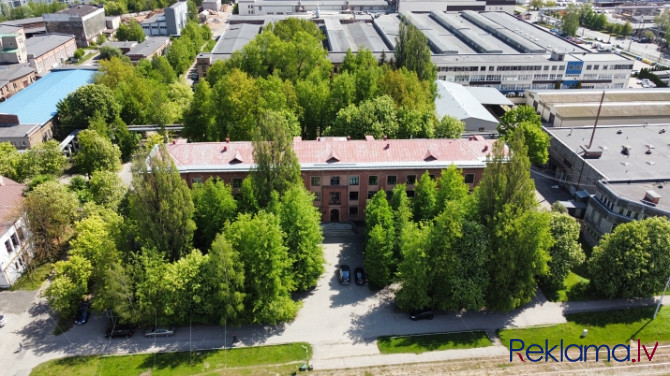 Iznomā 3-stāvu administratīvo ēku.  Celtne atrodas jauktas centra apbūves teritorijā (JC4) un Rīga - foto 16