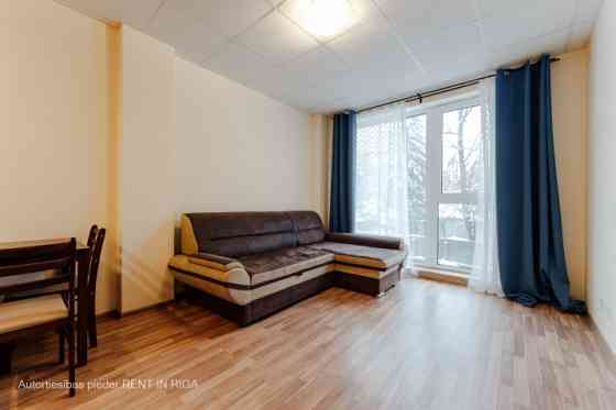 Īrei pieejams 2 istabu dzīvoklis    Dzīvoklis ir aprīkots ar visu nepieciešamo, tai skaitā,  iebūvēt Rīga