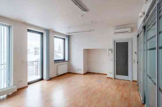An apartment in the "Upīša Galerija" complex is for sale. Backyard building, 3rd floor, 102.8 m2.    Рига