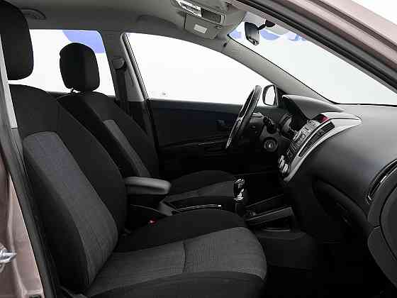 Kia Ceed Elegance Facelift 1.6 93kW Tallina