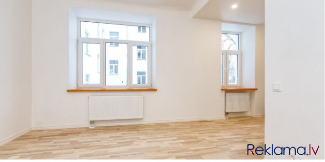 Tiek pārdots saulains un gaišs 4 istabu dzīvoklis ar kamīnu Rīgas centrā, renovētā ēkā. Rīga - foto 3